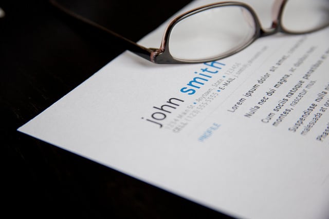 What Executive Recruiters Look For On A Resume